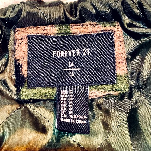 F21 LA | Camo Winter Utility Coat |  Sherpa Lined Faux Fur Hood | Size Medium - Picture 13 of 14